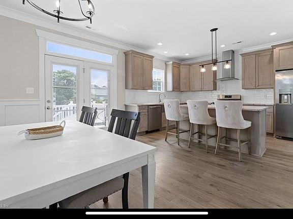 5th image of 3021 E Ocean View Ave