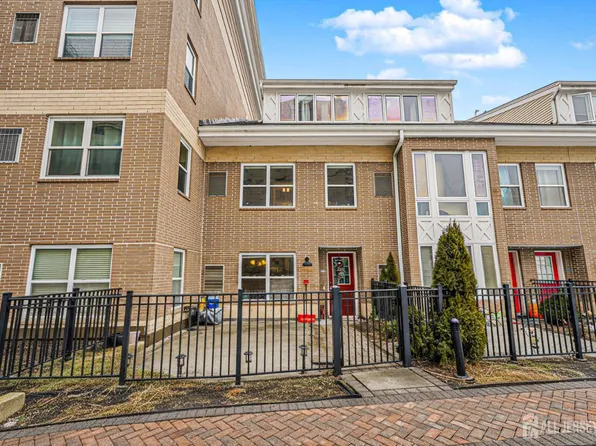 358 Rector St APT 308, Perth Amboy, NJ 08861