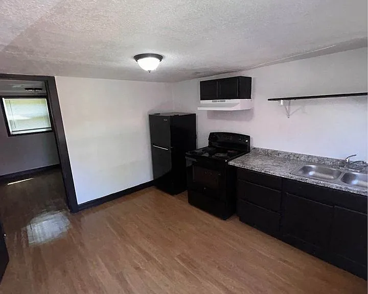 9106 Bertwood St #C — Photo 4