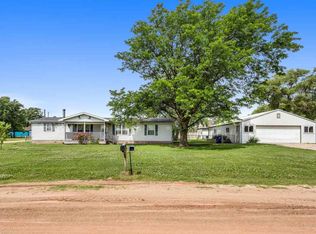 306 N 2nd St, Conway Springs, KS 67031