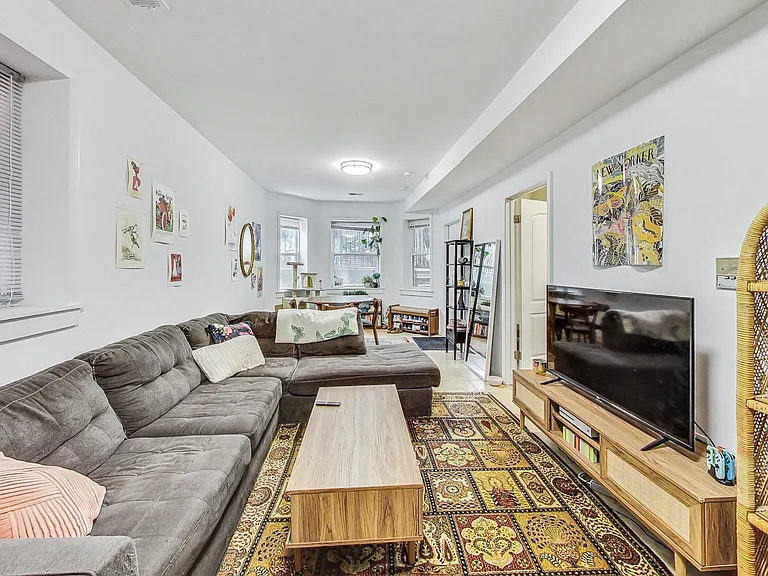 1332 W Nelson St #GDN — Photo 11