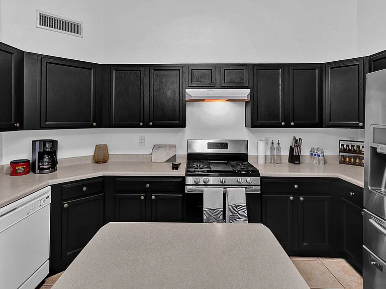 6017 Honeybee Ct — Photo 11