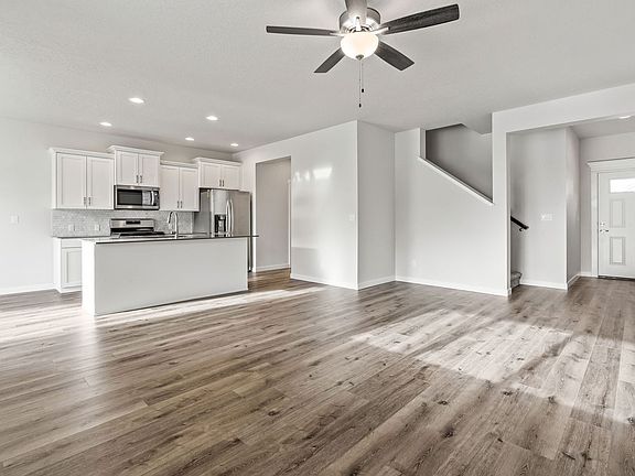 3rd image of 2207 E Danzee Dr