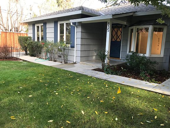 View of front yard looking toward the front door