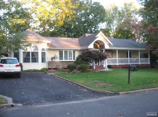 408 Eric Ln, Northvale, NJ 07647