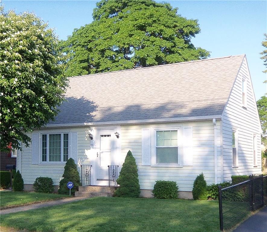214 Daggett Ave, Pawtucket, RI 02861 Zillow