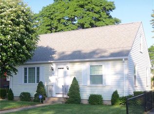214 Daggett Ave, Pawtucket, RI 02861