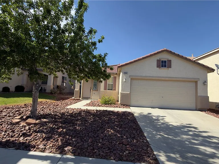 9842 W Mesa Vista Ave — Photo 1