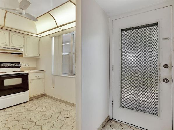 2900 NW 48th Ter APT 409, Fort Lauderdale, FL 33313