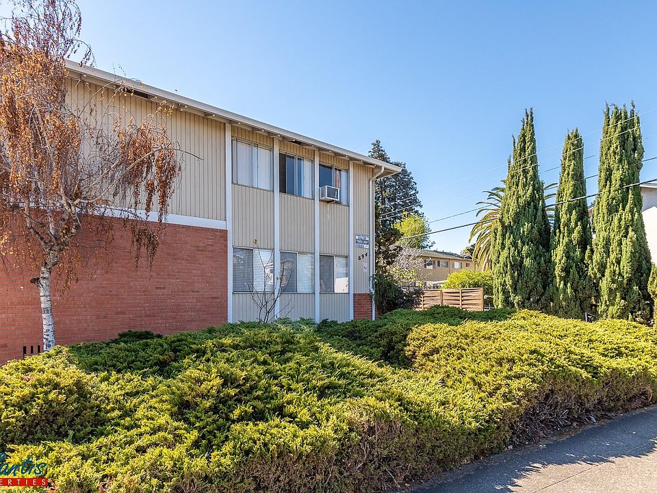 1st image of 694 Grand Coulee Ave APT 3