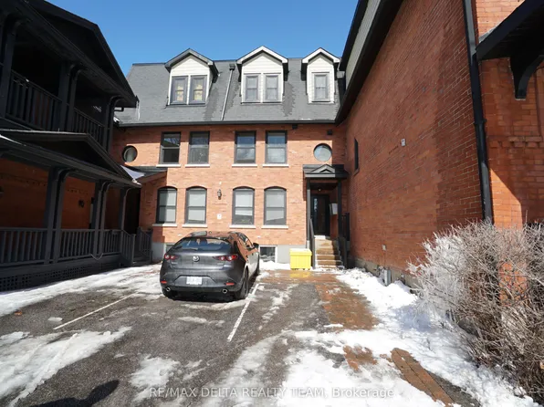 271 McLeod St #2, Ottawa, ON K2P 1A1