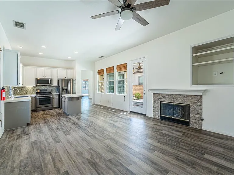 26345 Avenida Quintana — Photo 3