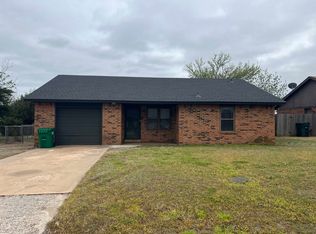 221 Versailles Ave, Garber, OK 73738