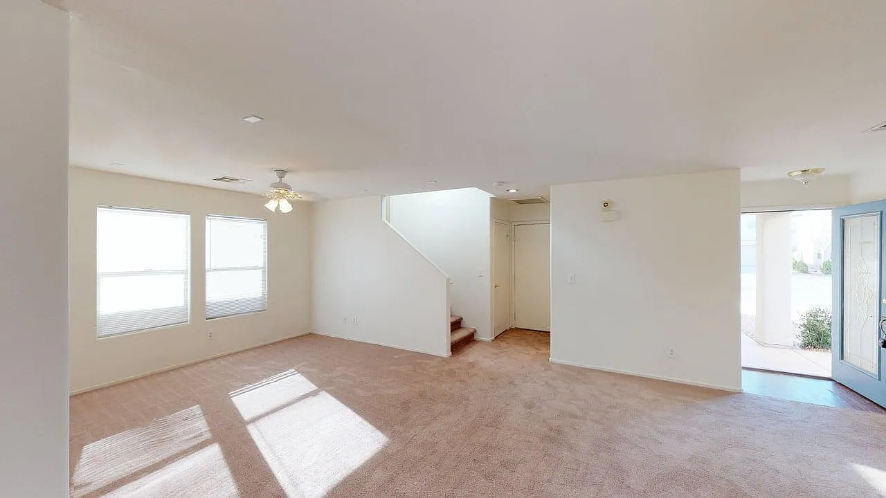 3 bed, 2.5 bath, 2040 sqft, $2,099 — Photo 3