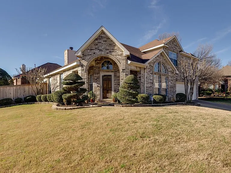 801 Steeps Ct — Photo 2
