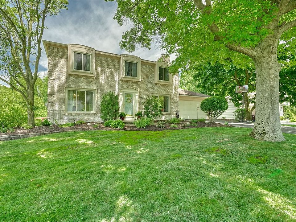 1st image of 28 Black Mallard Cir
