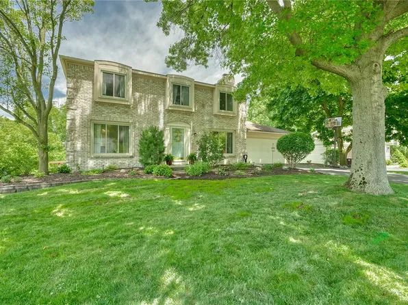 28 Black Mallard Cir, Fairport, NY 14450