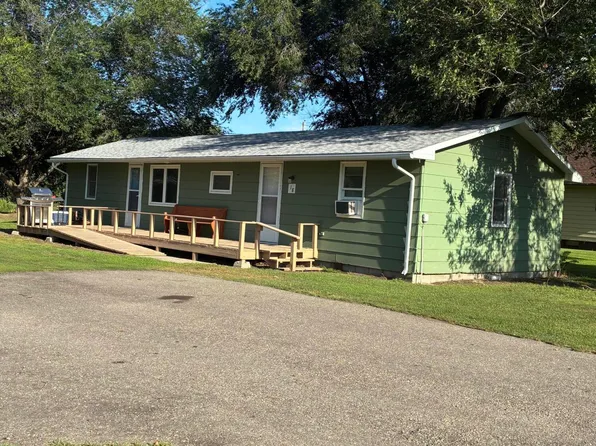 18 Western Ave, Gilby, ND 58235