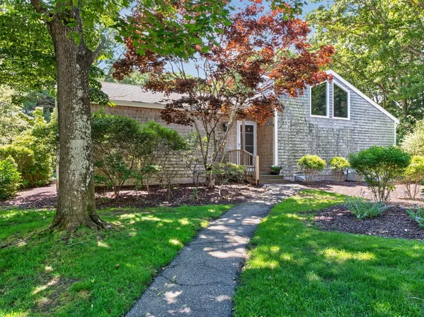 238 Seaward Bend, East Falmouth, MA 02536