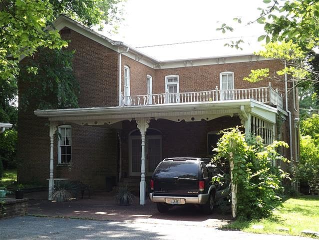 2nd image of 403 N Main St