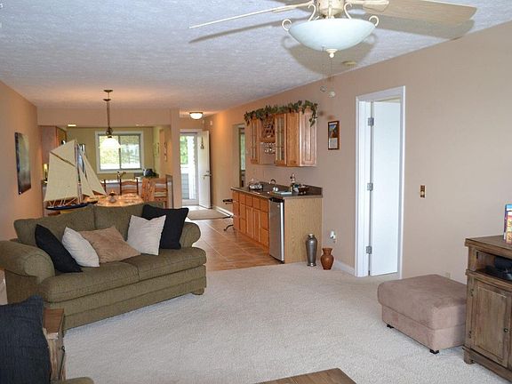 5th image of 146 Marina Point Dr
