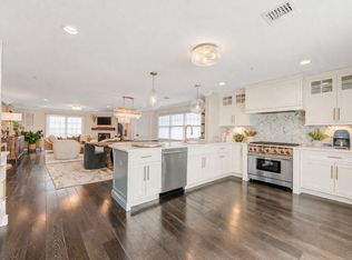 9 Village Green Dr, Southampton, NY 11968