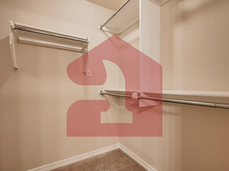 2711 Silvertree Dr — Photo 33