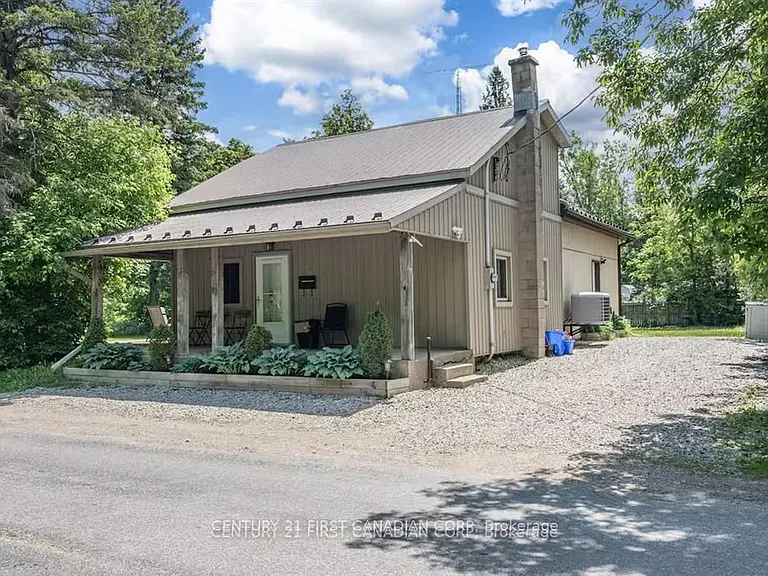 705 Conservation Dr #B — Photo 1