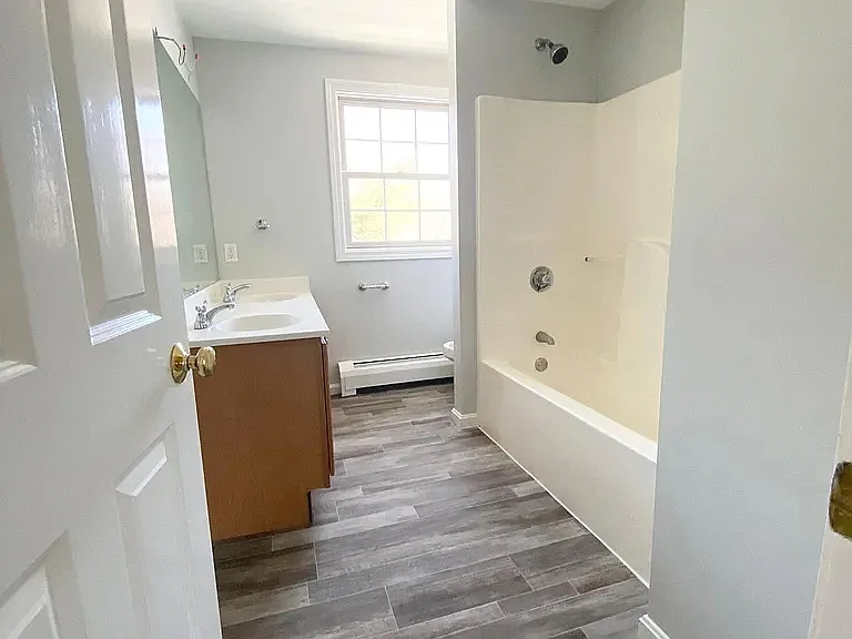1078 Main St #2 — Photo 5
