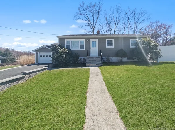 4 Stuart Drive, Danbury, CT 06811