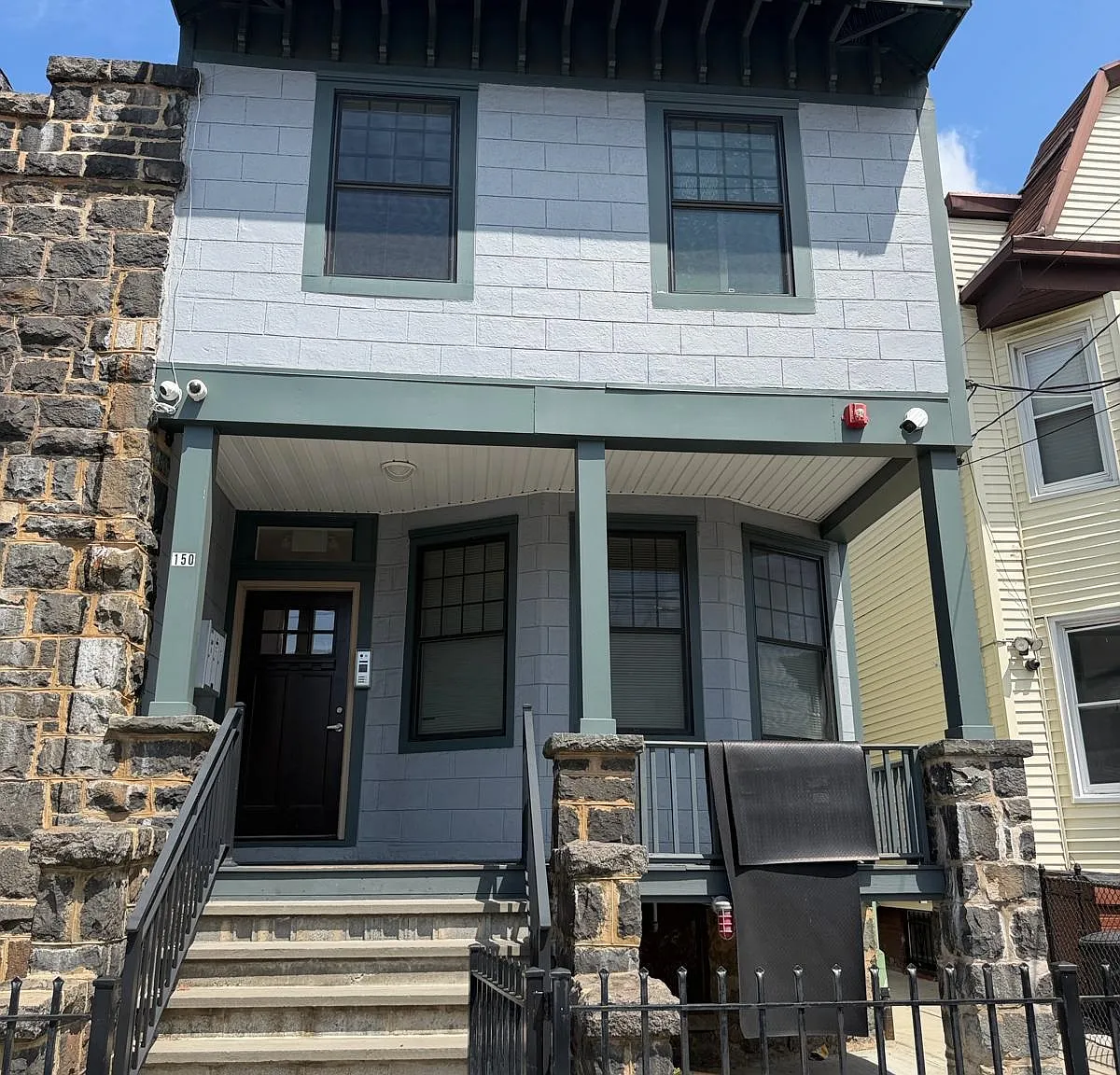 2 bed, 1.0 bath, $2,250 — Photo 1