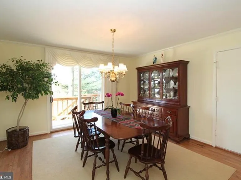 20400 Rainbowview Ter — Photo 9