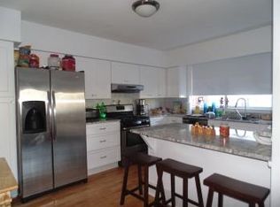 3 Crest St #3, Middletown, RI 02842