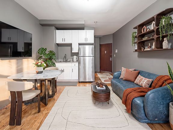 2nd image of 5 Sutton St APT 1F