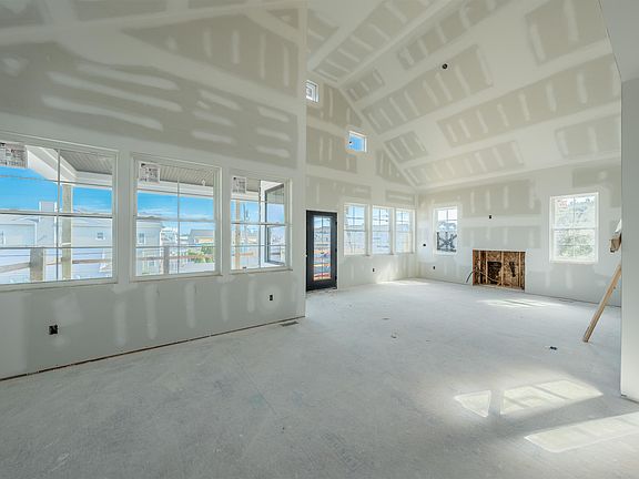 5th image of 408 Virginia Ave
