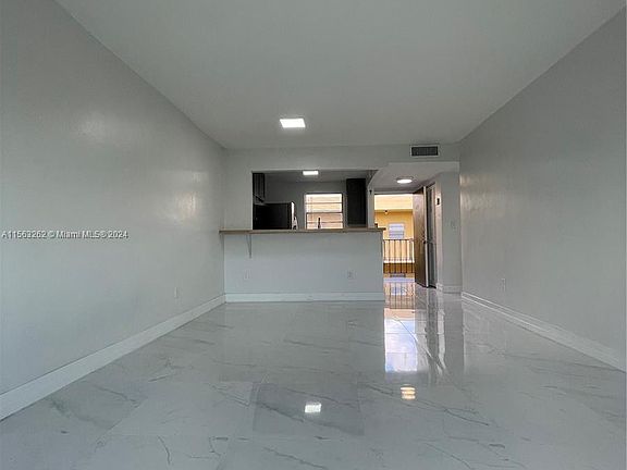 3rd image of 300 NE 125th St APT 409