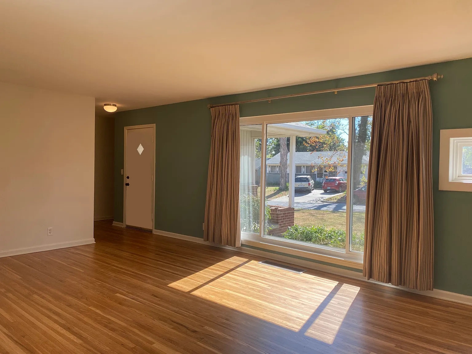 3 bed, 1168 sqft, $1,500 — Photo 4