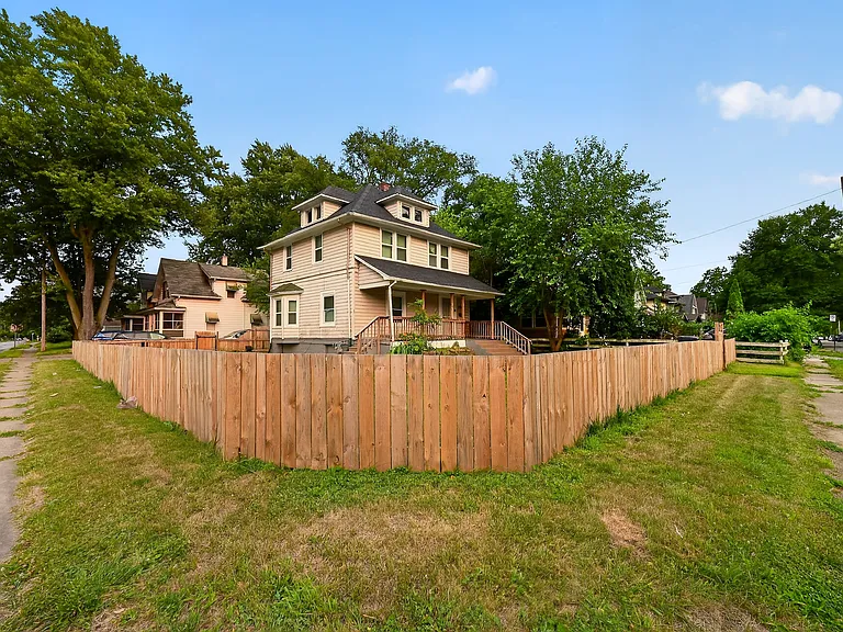 3726 Homewood Ave — Photo 6