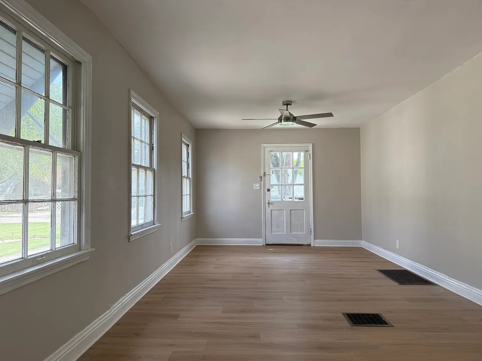 2 bed, 750 sqft, $1,700 — Photo 2