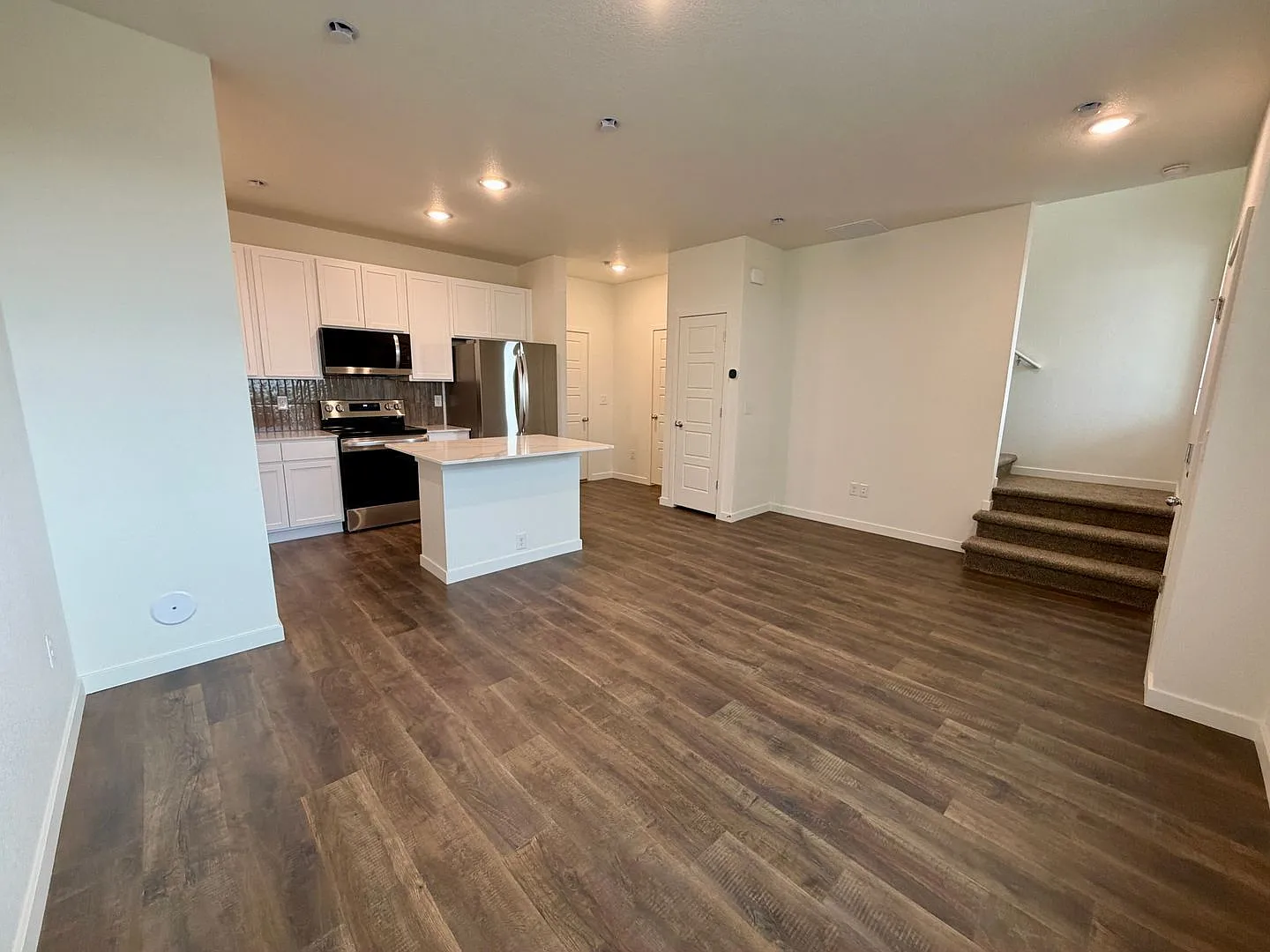 2 bed, 2.5 bath, 1040 sqft, $1,850 — Photo 4