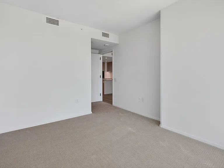 333 Ward Ave #2707 — Photo 8