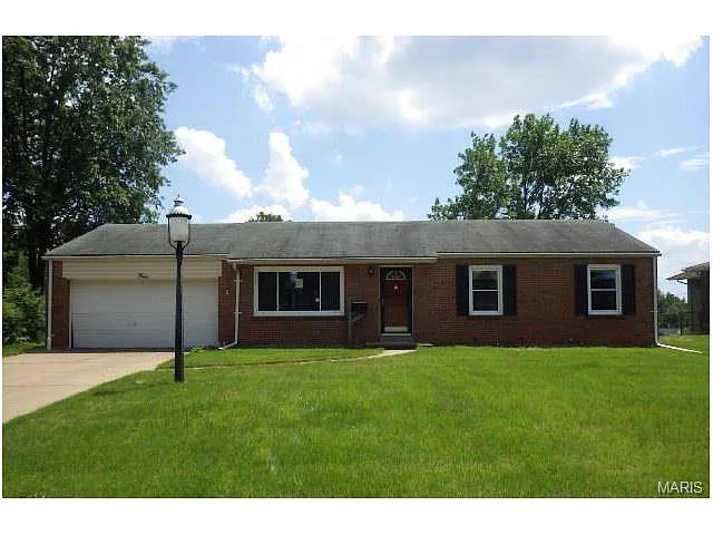 4 Sandringham Ln photo 1
