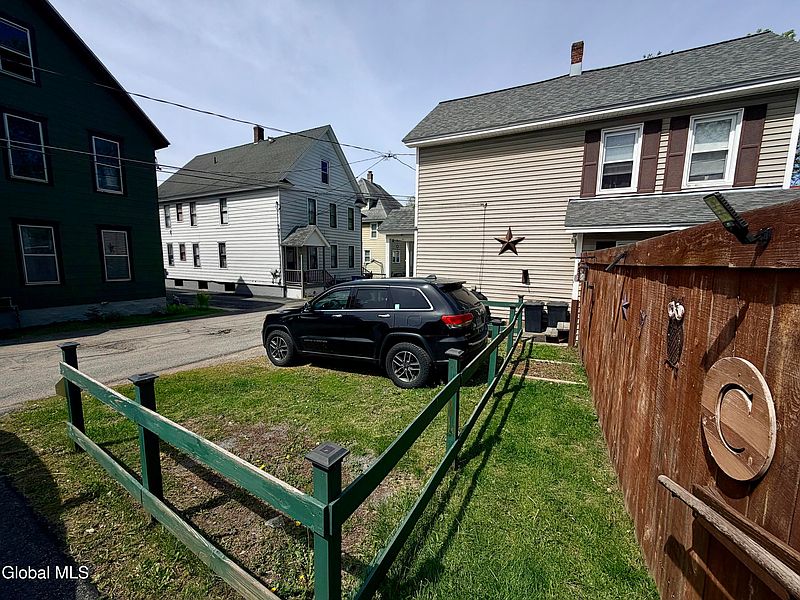 4th image of 11 Court Street
