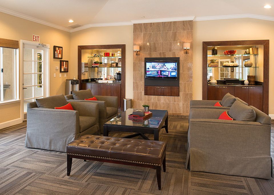 Emerald Pointe