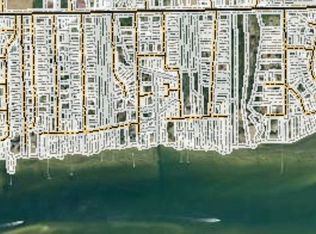 902 Sunset Blvd, Newport, NC 28570