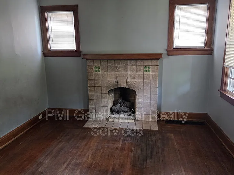 4370 Saint Lawrence Ave #1 — Photo 2