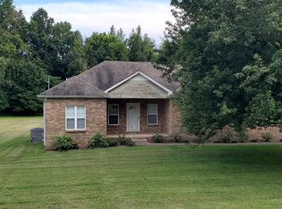 104 Montgomery Bell Dr, Burns, TN 37029