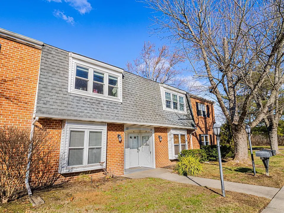 22 Deborah Ln #D