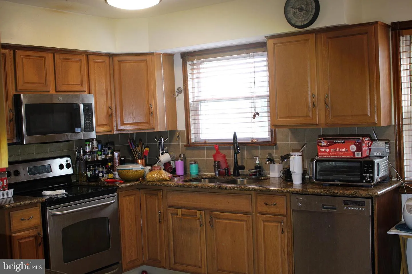 4 bed, 6.0 bath, 2284 sqft, $3,400 — Photo 4