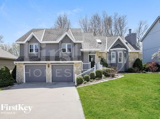 8321 N Highland Ave, Kansas City, MO 64118